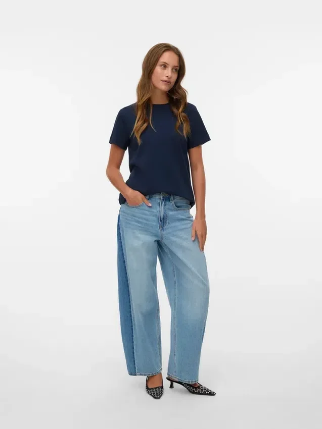 Awnaima T-shirt Awnaima T-shirt