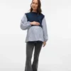 Jeans med almindelig pasform, mellemhøj talje og udvidede ben