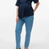 Jeans med almindelig pasform og mellemhøj talje
