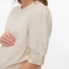 Pullover med almindelig pasform, rund hals og ribkantede manchetter