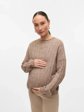 Pullover med rund hals og almindelig pasform
