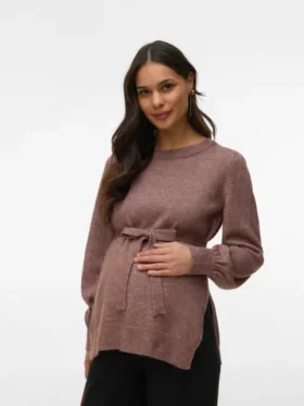 Pullover med rund hals og almindelig pasform