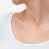 Slim fit-top med U-udskæring