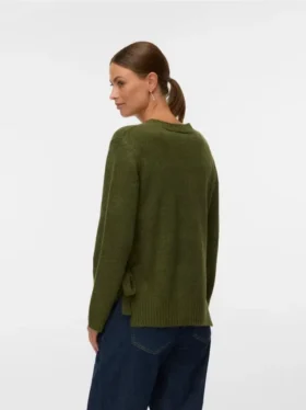 Strikbluse med rund hals og normal pasform