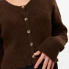 Strikket cardigan med rund hals og almindelig pasform