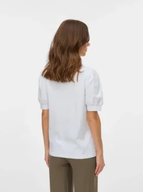 T-shirt med almindelig pasform, rund hals og ballonærmer