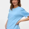 T-shirt med almindelig pasform, rund hals og ballonærmer