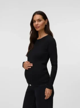 T-shirt med tætsiddende pasform og rund hals