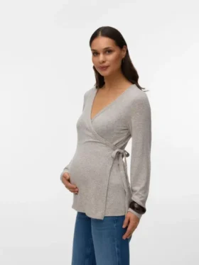 Top med V-udskæring i regular fit