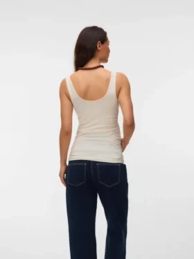 Top med V-udskæring i regular fit