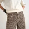 Tscinch-jeans med bred benvidde