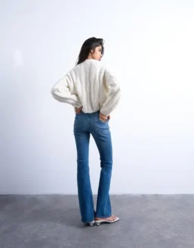 Tsjamie jeans med høj talje og udvidet ben