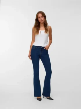 Vmelly jeans med mellemhøj talje og udvidet ben