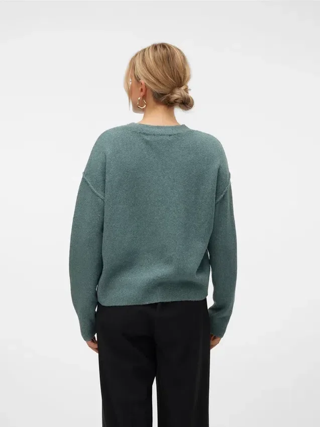 Vmesti strikket pullover Vmesti strikket pullover