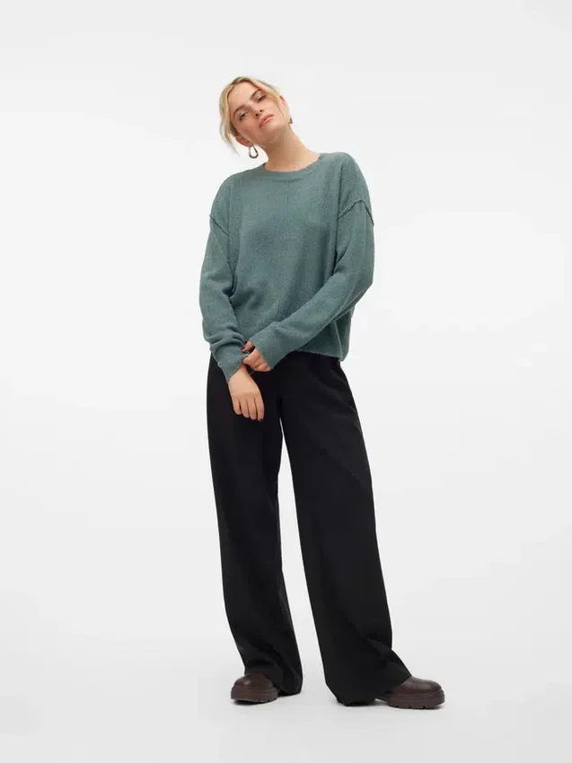 Vmesti strikket pullover Vmesti strikket pullover