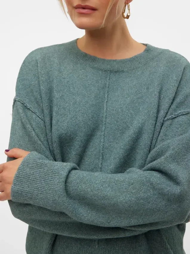 Vmesti strikket pullover Vmesti strikket pullover