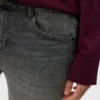 Vmflash-jeans med mellemhøj talje og udvidet ben
