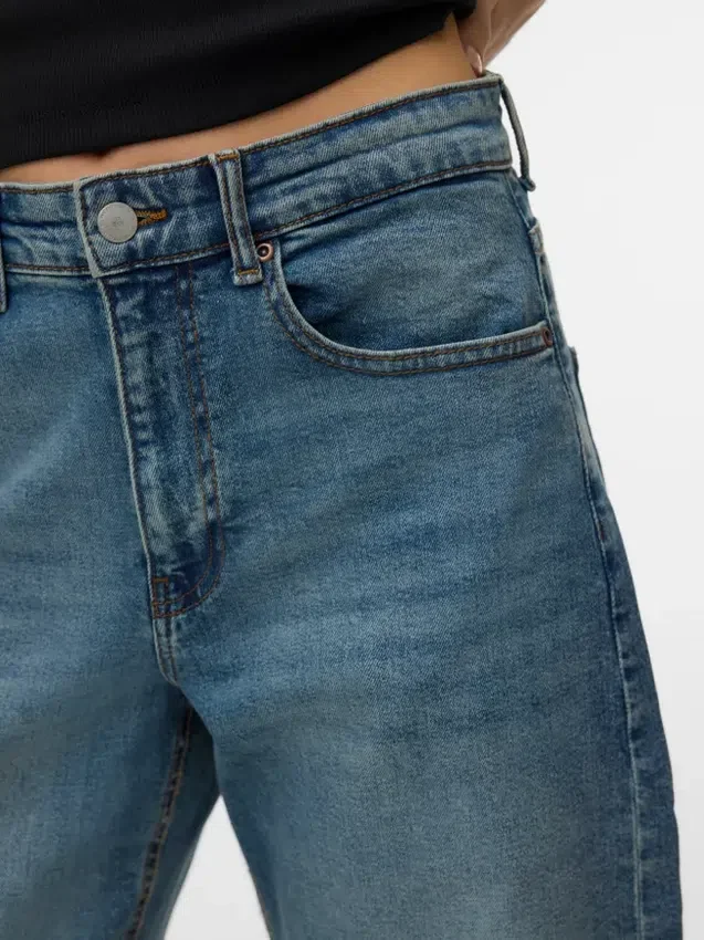 Vmjuno Mid Rise Barrel Fit Jeans Vmjuno Mid Rise Barrel Fit Jeans